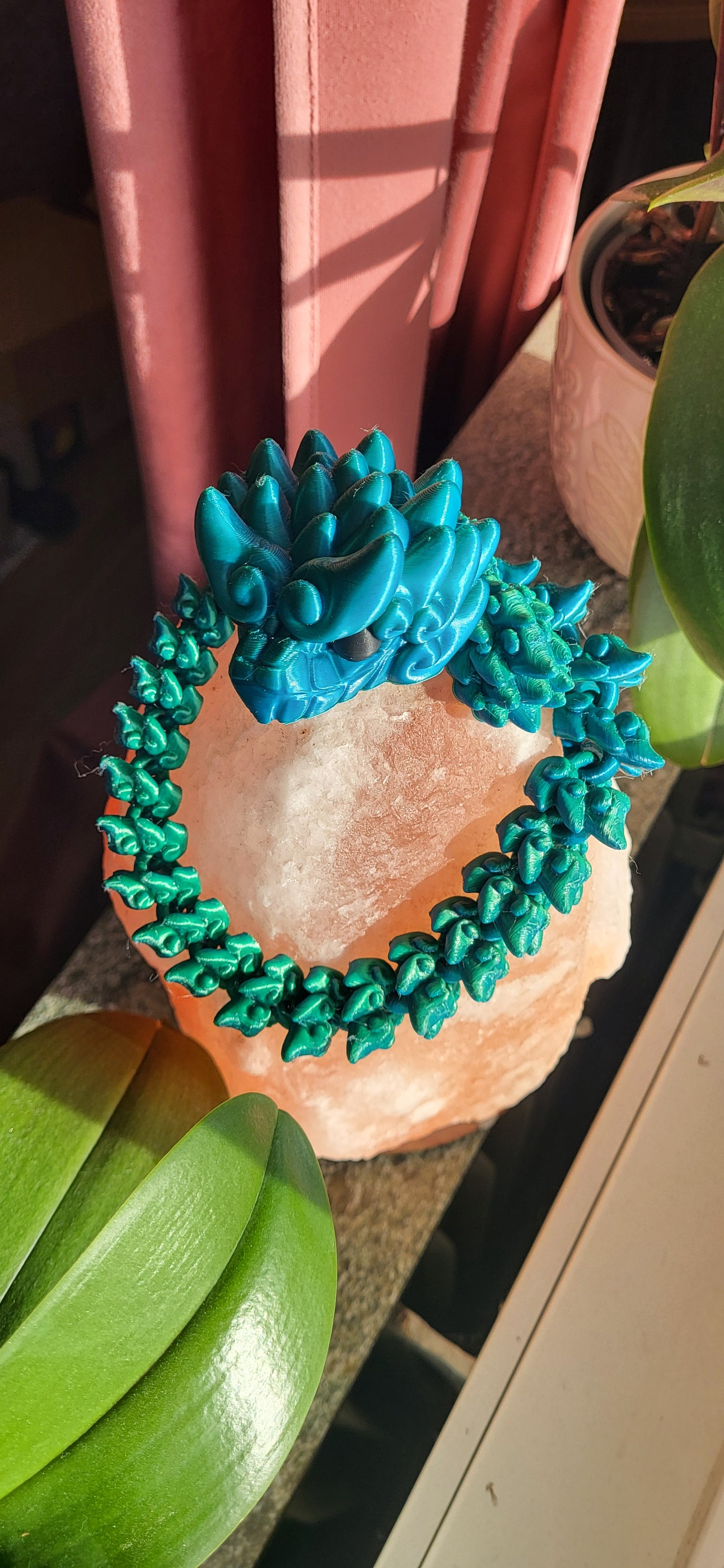🐍 Färgskiftande 3D-printad Orm – 43 cm Ren Rörelseglädje! ✨💙💚